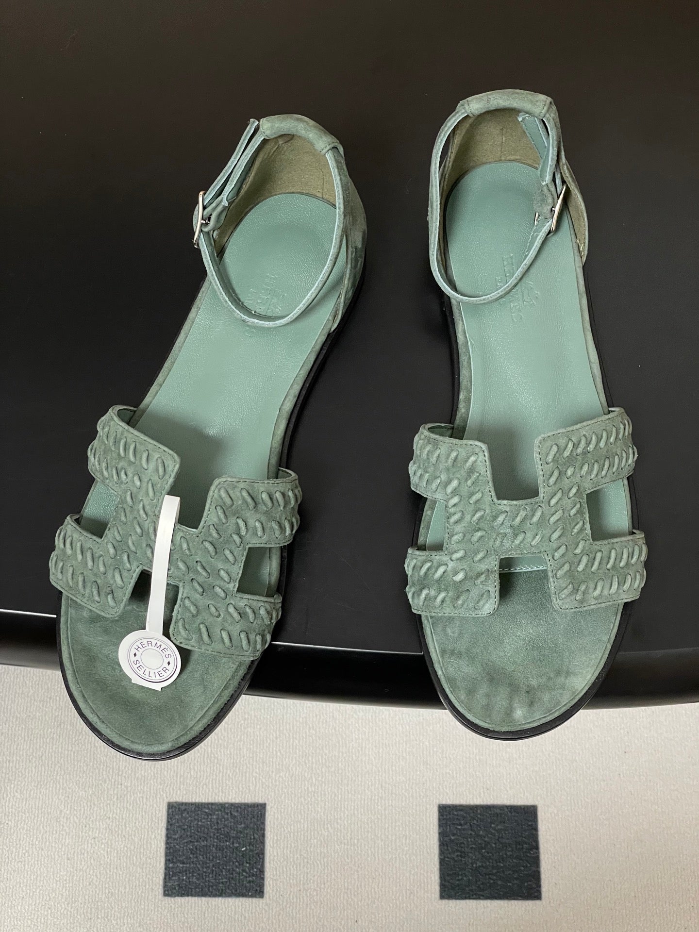 HM 25S SANTORINI SANDAL IN MUTED MINT GREEN SUEDE AND LAMBSKIN - 35