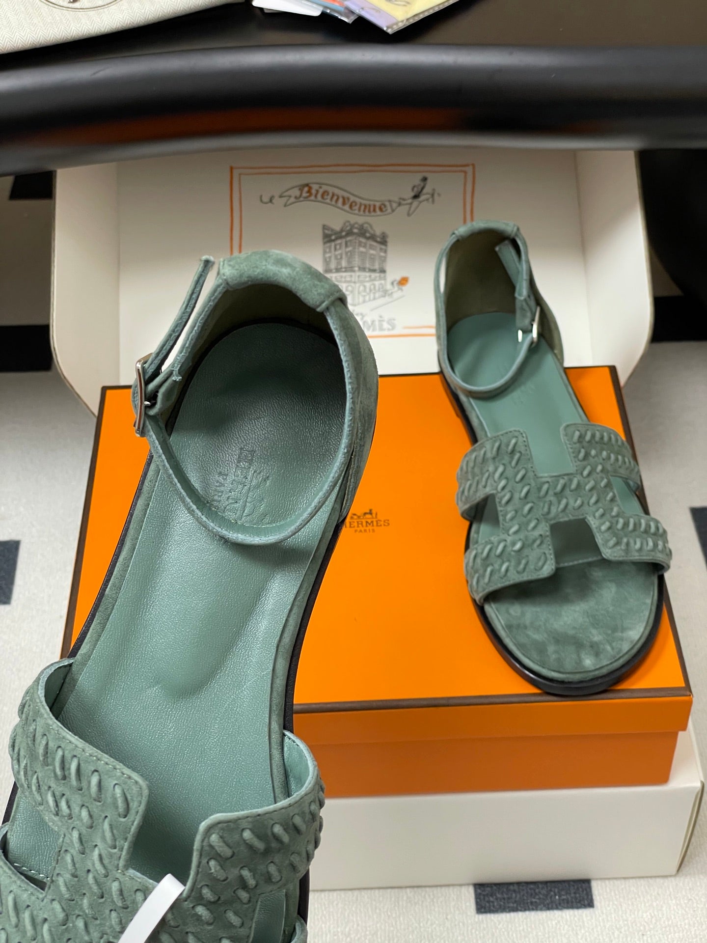 HM 25S SANTORINI SANDAL IN MUTED MINT GREEN SUEDE AND LAMBSKIN - 35