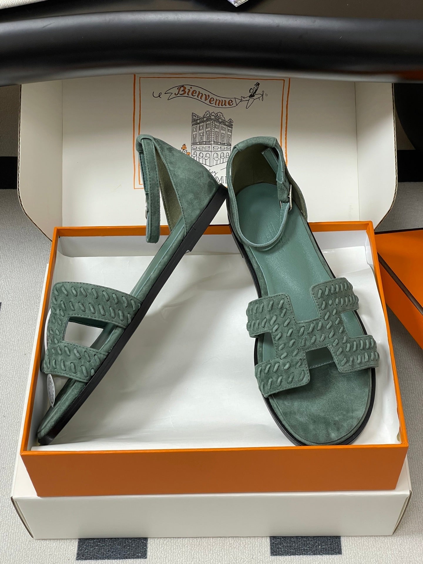 HM 25S SANTORINI SANDAL IN MUTED MINT GREEN SUEDE AND LAMBSKIN - 35