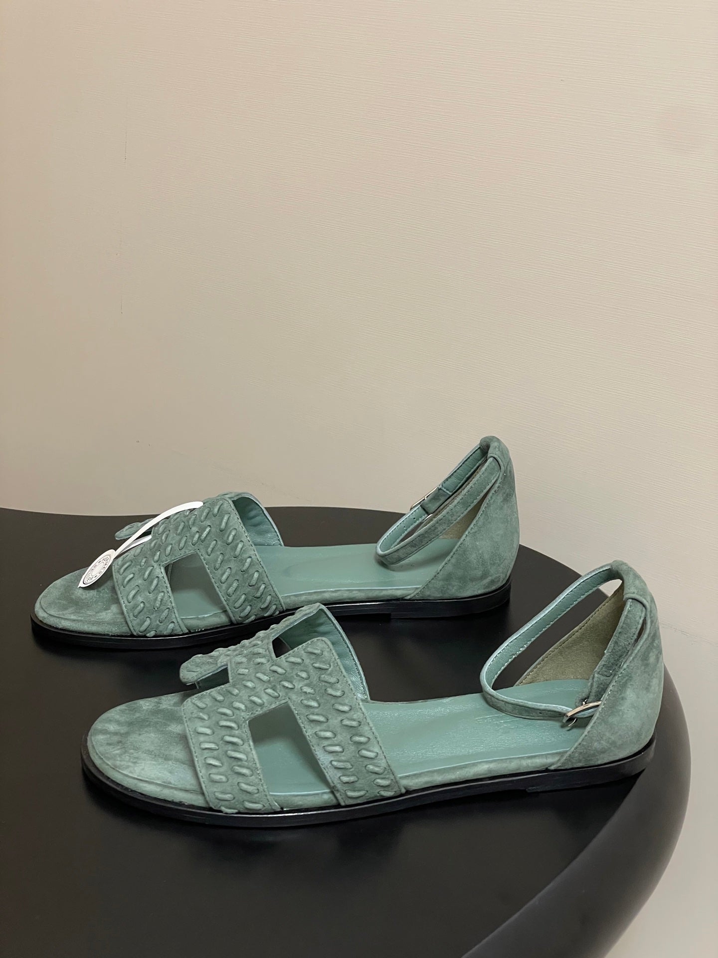 HM 25S SANTORINI SANDAL IN MUTED MINT GREEN SUEDE AND LAMBSKIN - 35