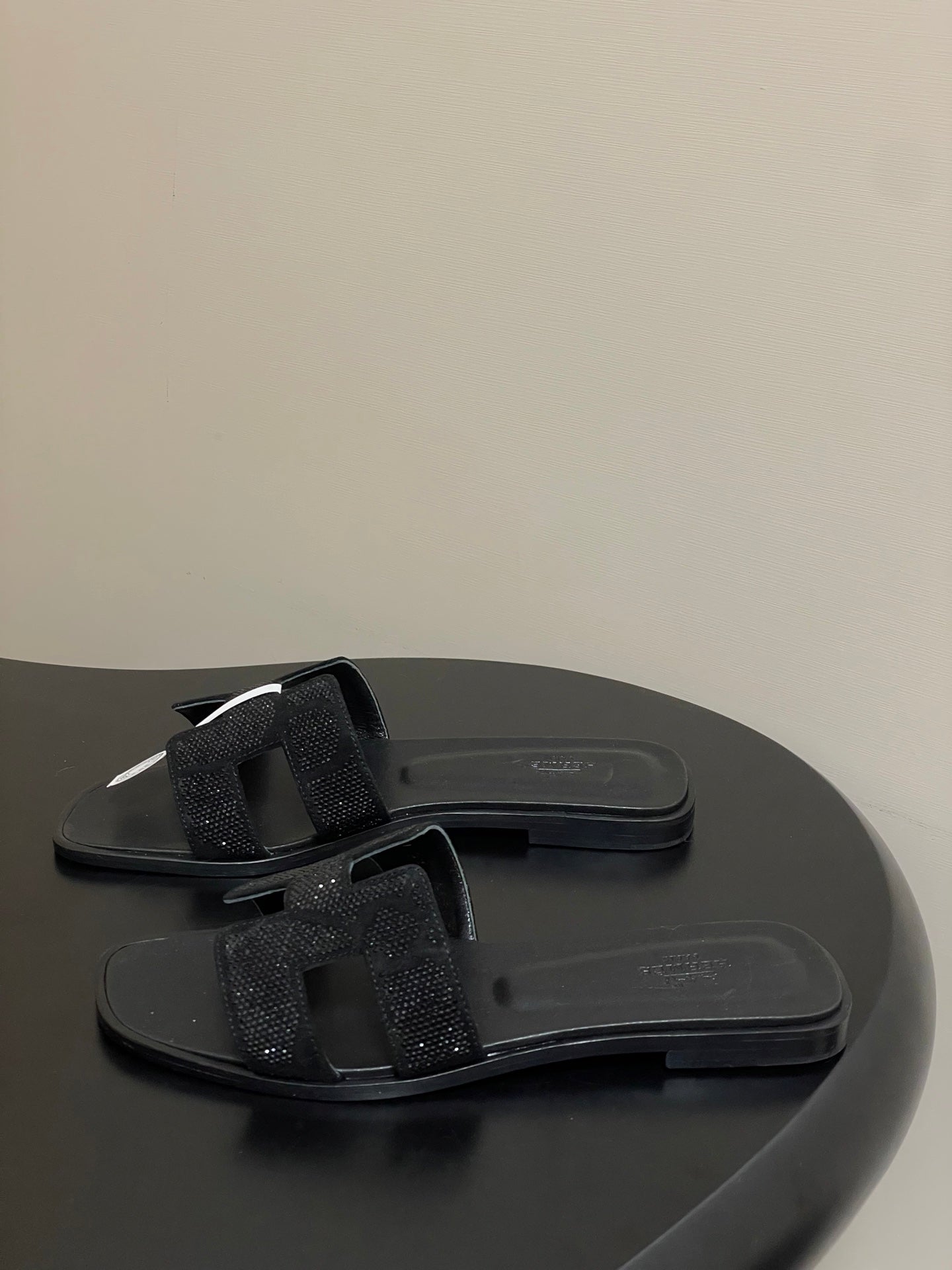 HM 25S ORAN SANDAL IN BLACK LAMBSKIN WITH STONE DETAILS - 35