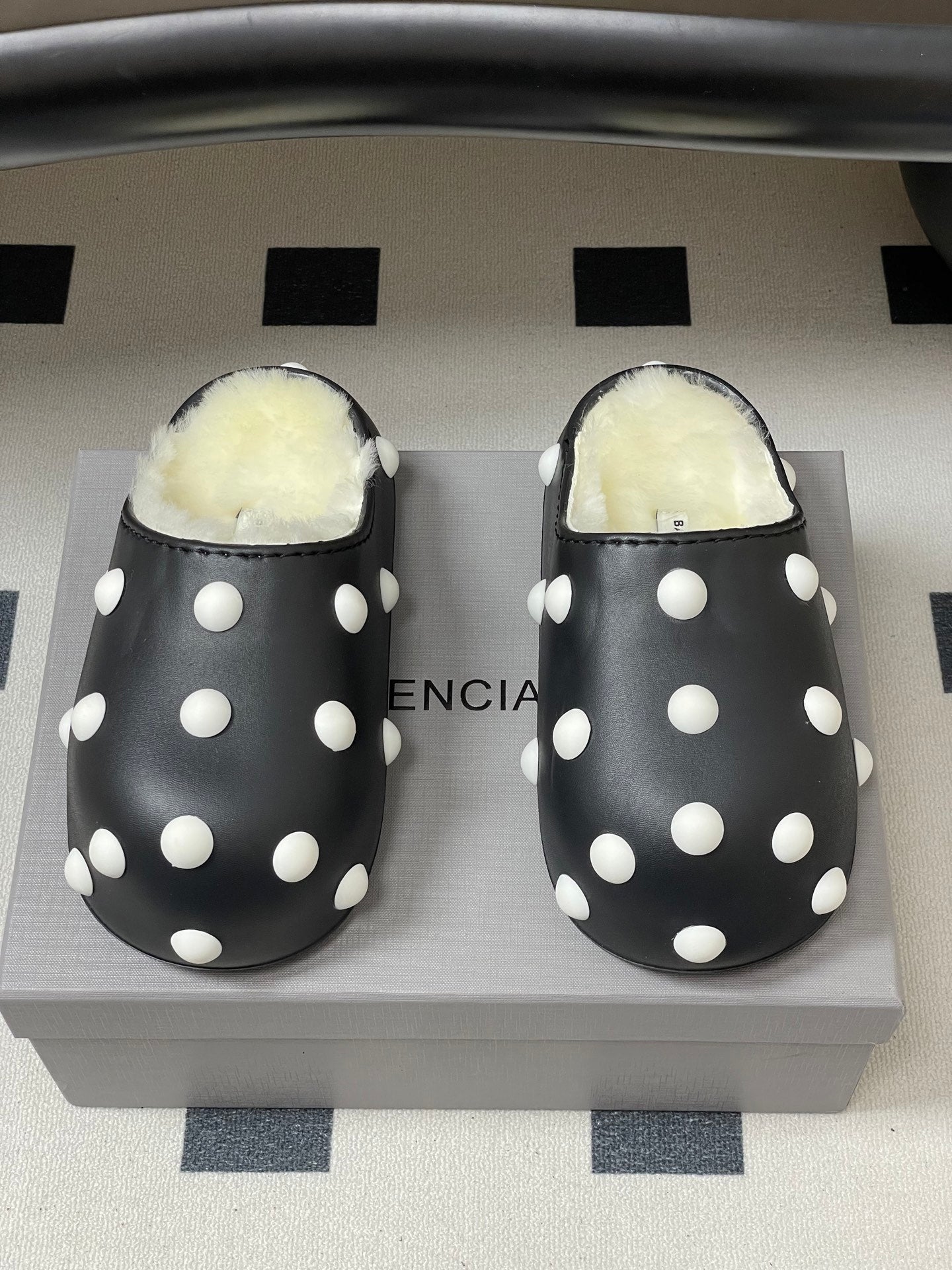 BALENCIAGA 25S FUR-LINED MULES IN BLACK AND WHITE FAUX LEATHER - 35