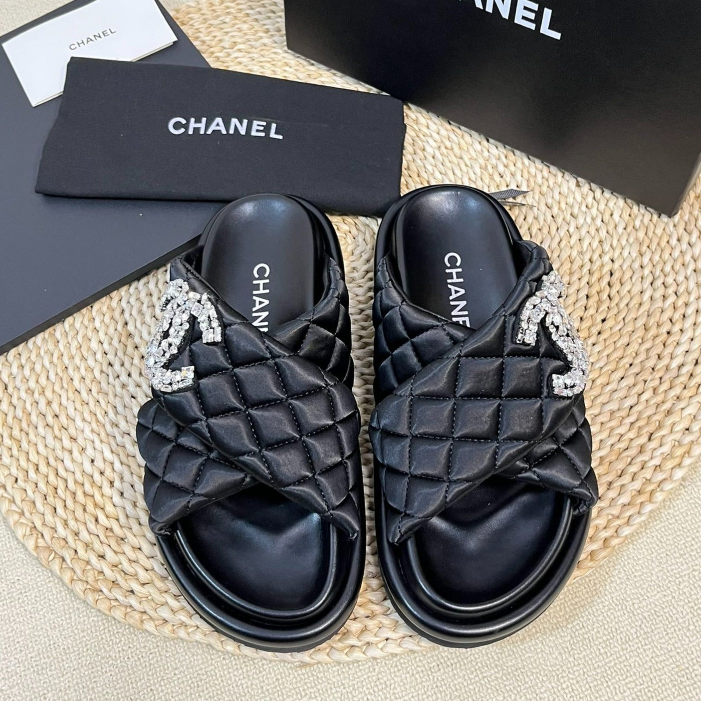 Women's slippers with two crossed straps sheepskins black - 35