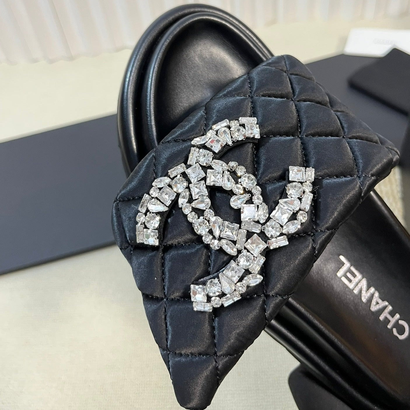 New Style Diamond Buckle Double C Thick Bottom Slippers Black Sheepskin - 35