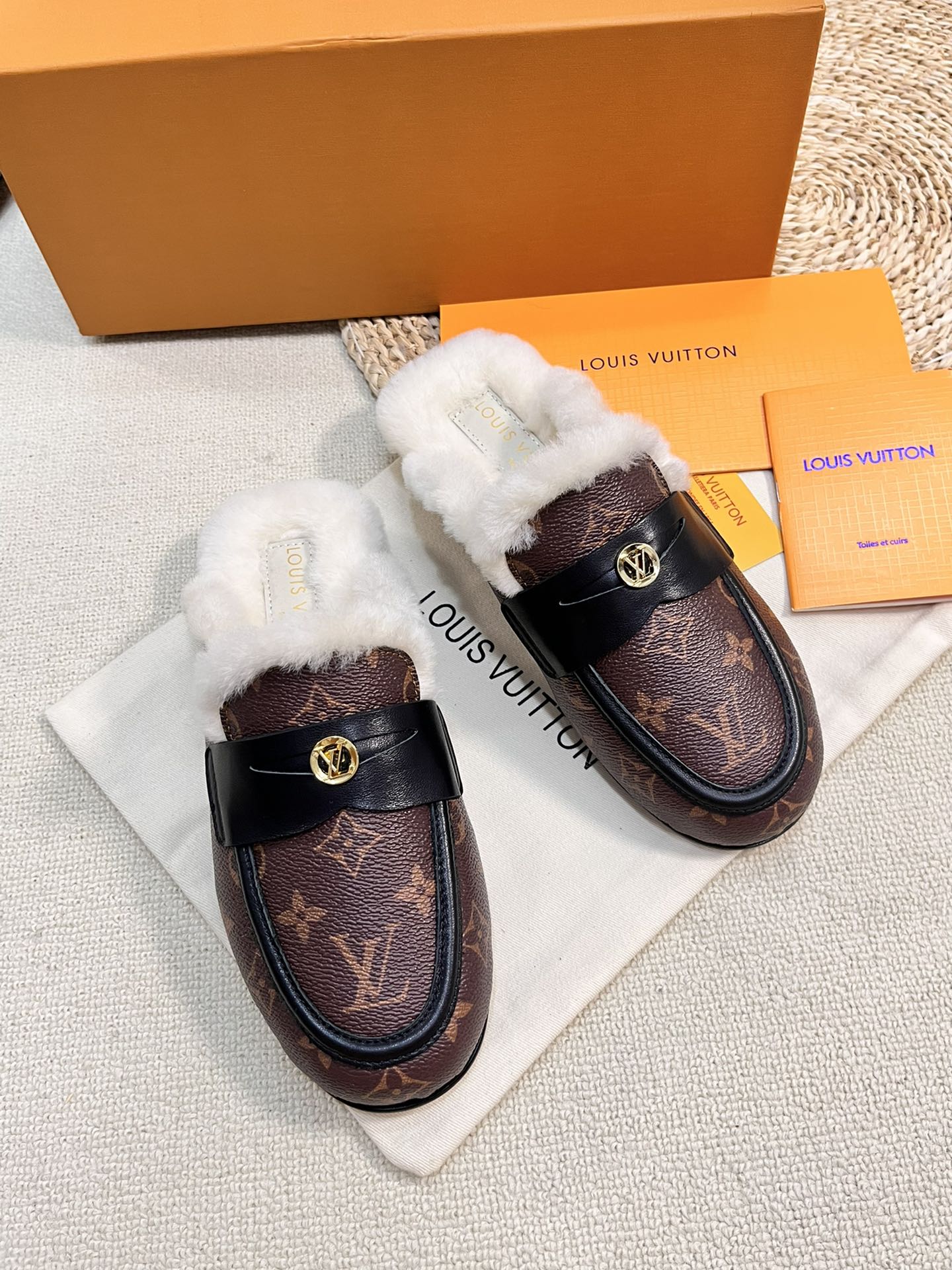 FLAT MULE IN CHESTNUT BROWN MONOGRAM CALFSKIN AND SHEARLING LINING - 35