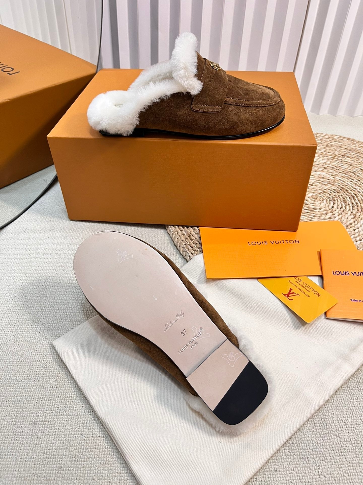 LV COSY FLAT COMFORT CLOG IN RUSSET BROWN SUEDE AND SHEARLING LINING - 35
