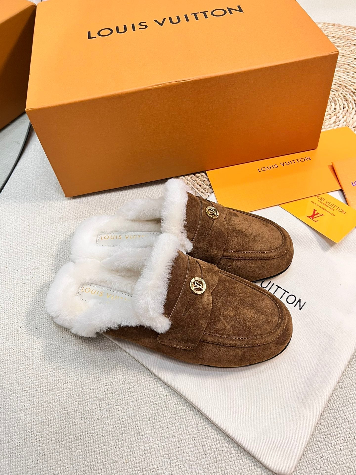 LV COSY FLAT COMFORT CLOG IN RUSSET BROWN SUEDE AND SHEARLING LINING - 35