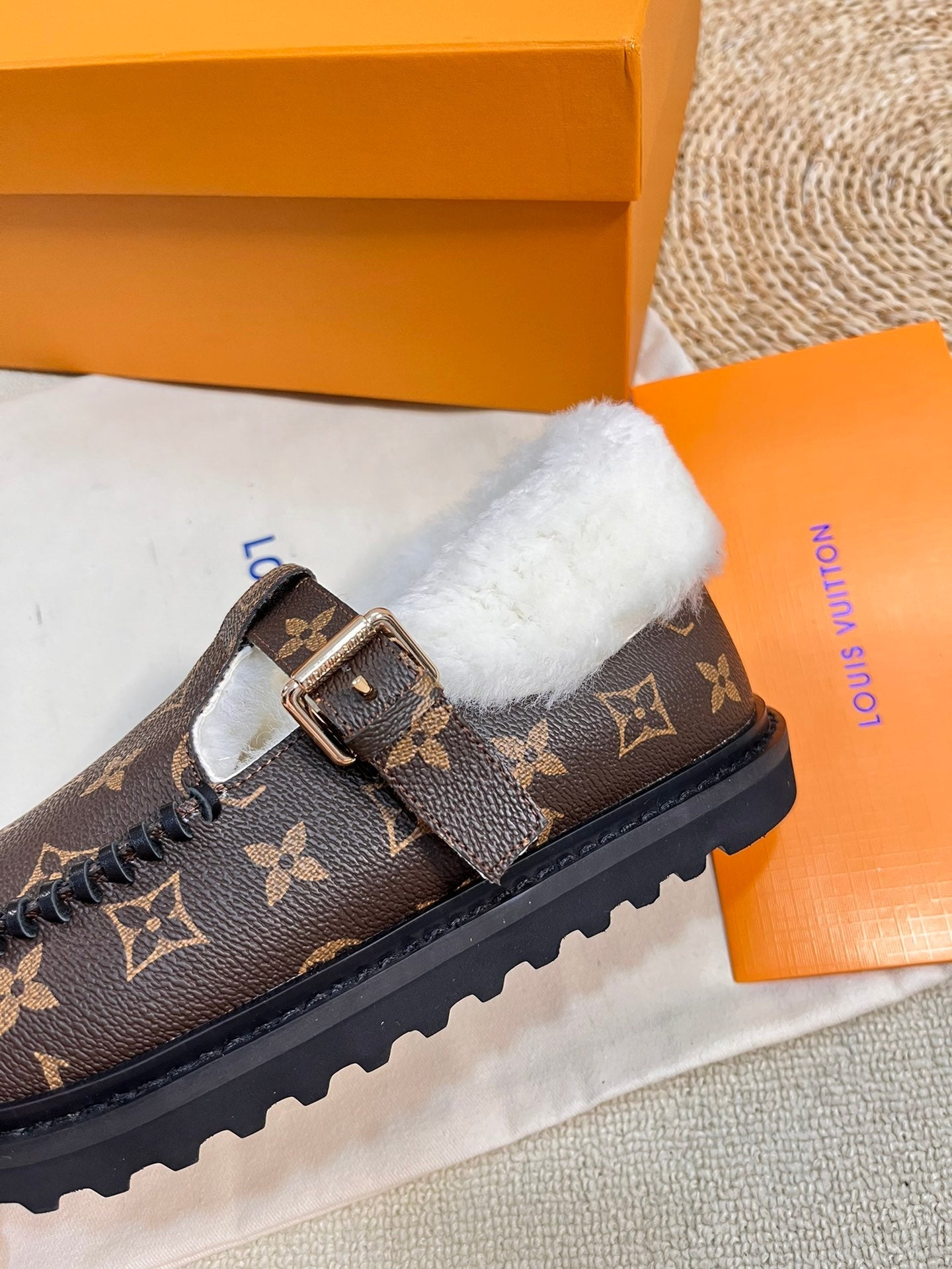 COLORADO COMFORT MARY JANE IN CHOCOLATE BROWN MONOGRAM CALFSKIN AND SHEARLING LINING - 35