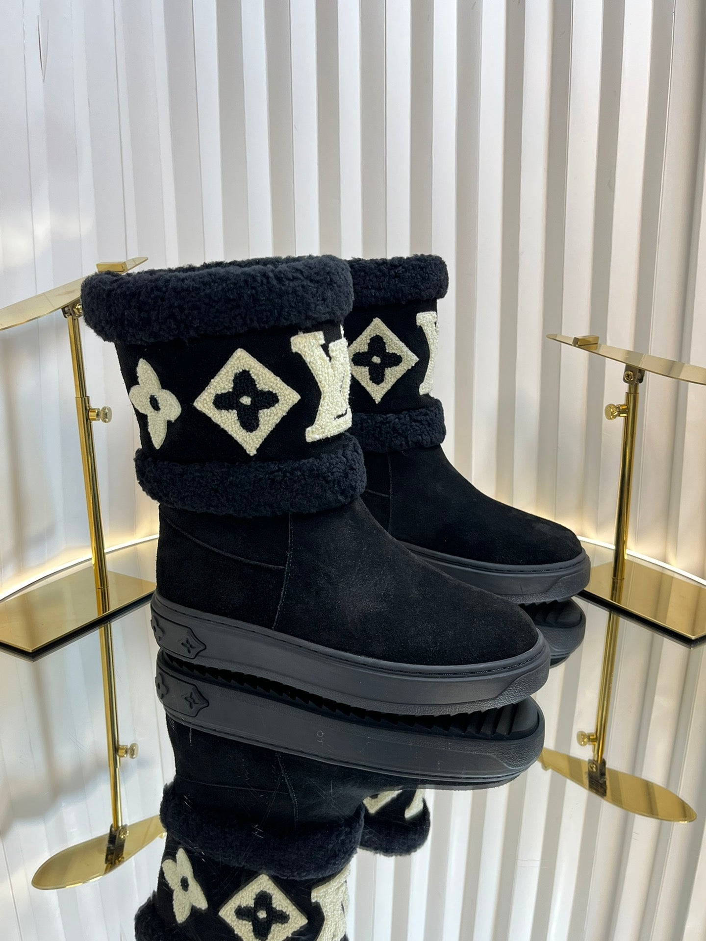SNOWDROP FLAT ANKLE BOOTS IN BLACK SUEDE - 35