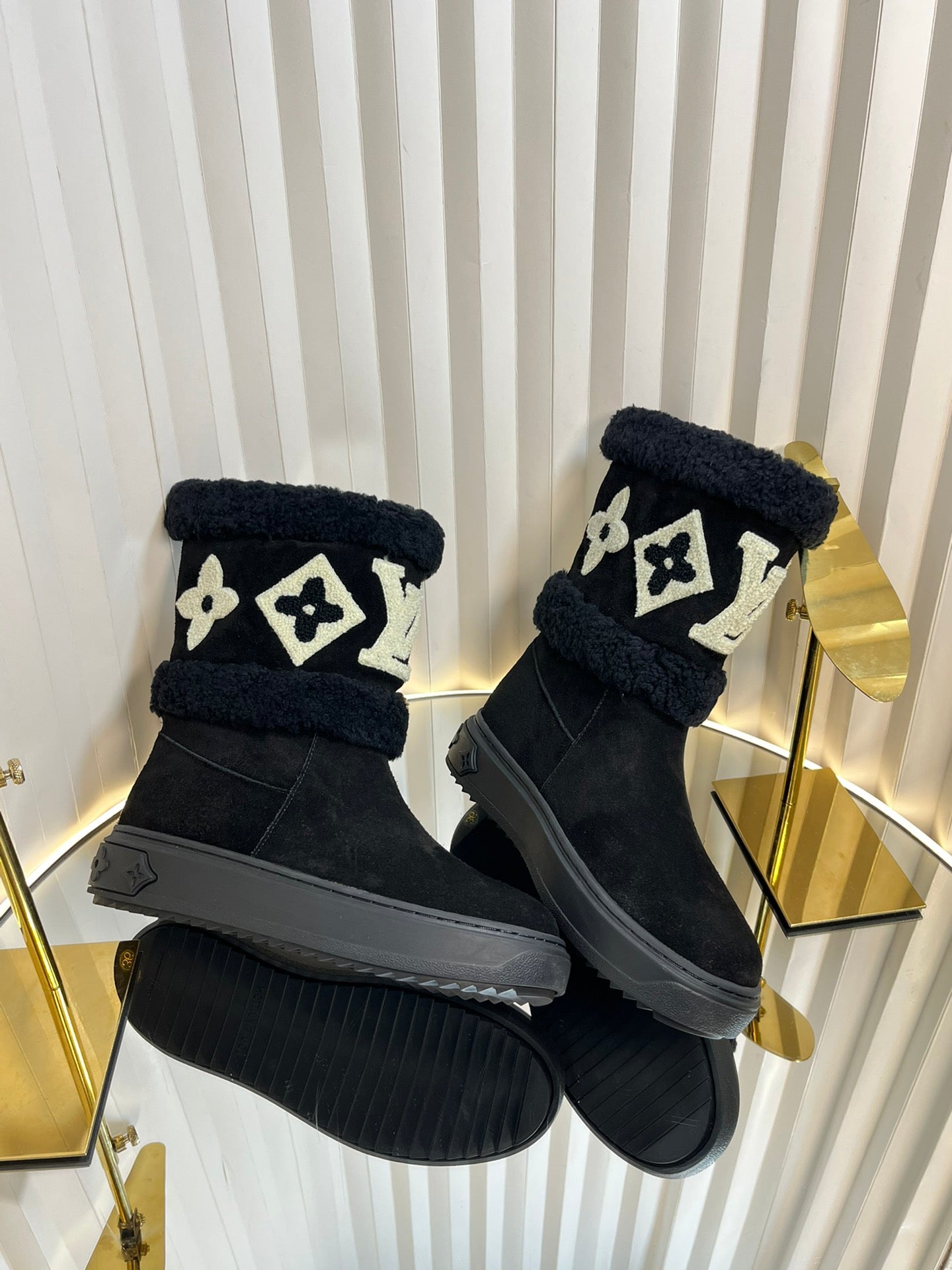 SNOWDROP FLAT ANKLE BOOTS IN BLACK SUEDE - 35