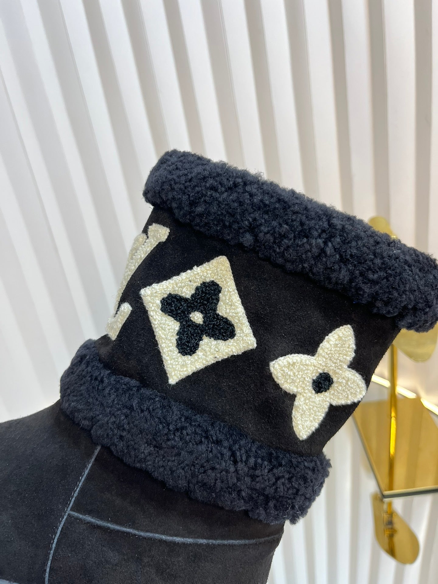 SNOWDROP FLAT ANKLE BOOTS IN BLACK SUEDE - 35