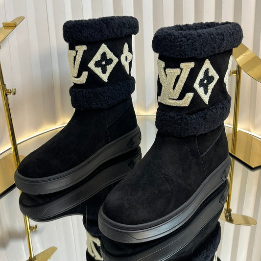 SNOWDROP FLAT ANKLE BOOTS IN BLACK SUEDE - 35
