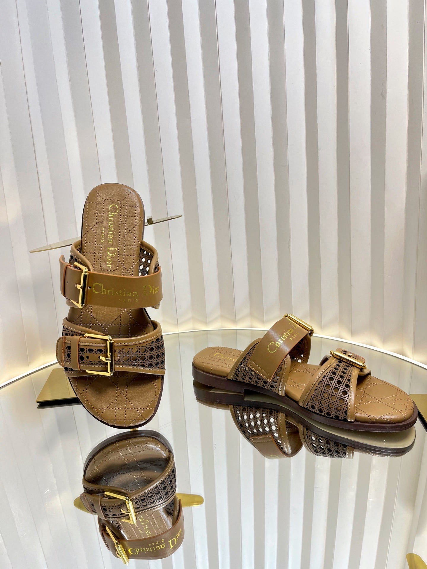 D-AVENUE SLIDES 25S IN BROWN CALFSKIN MICRO CANNAGE MOTIF - 35