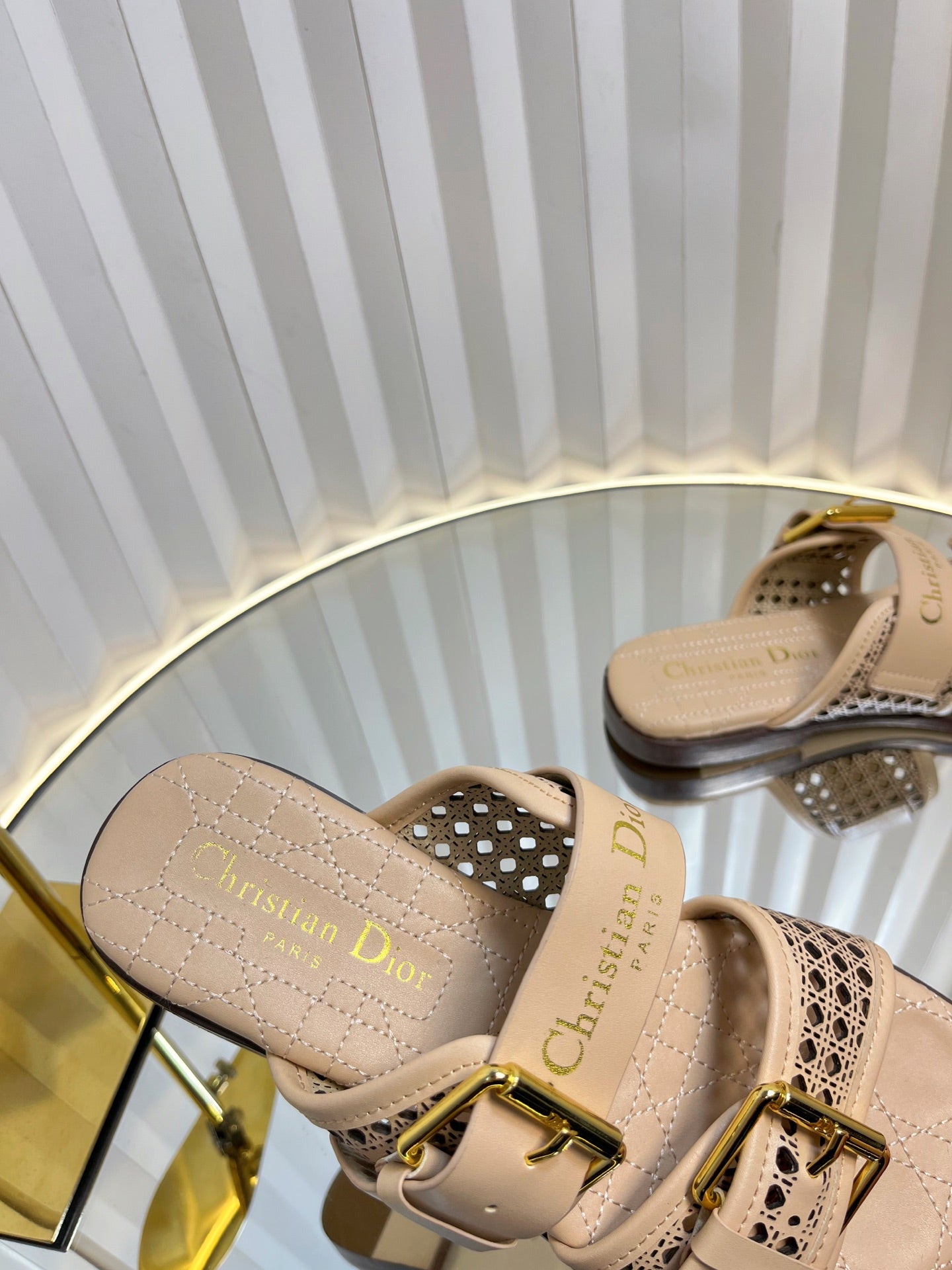 D-AVENUE SLIDES 25S IN BEIGE CALFSKIN MICRO CANNAGE MOTIF - 35