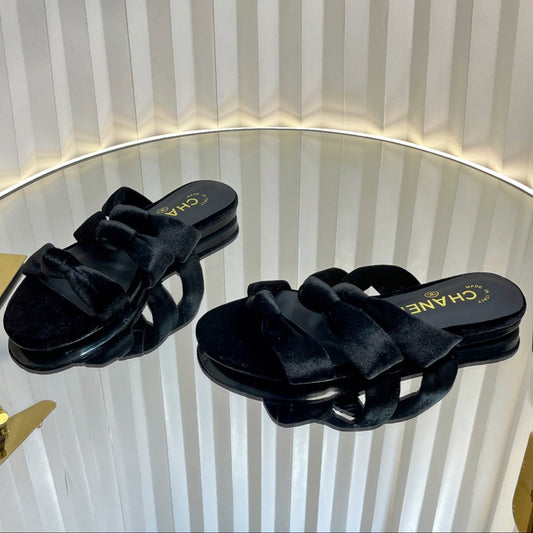 THREE STRAPS MULE IN BLACK VELVET - 35