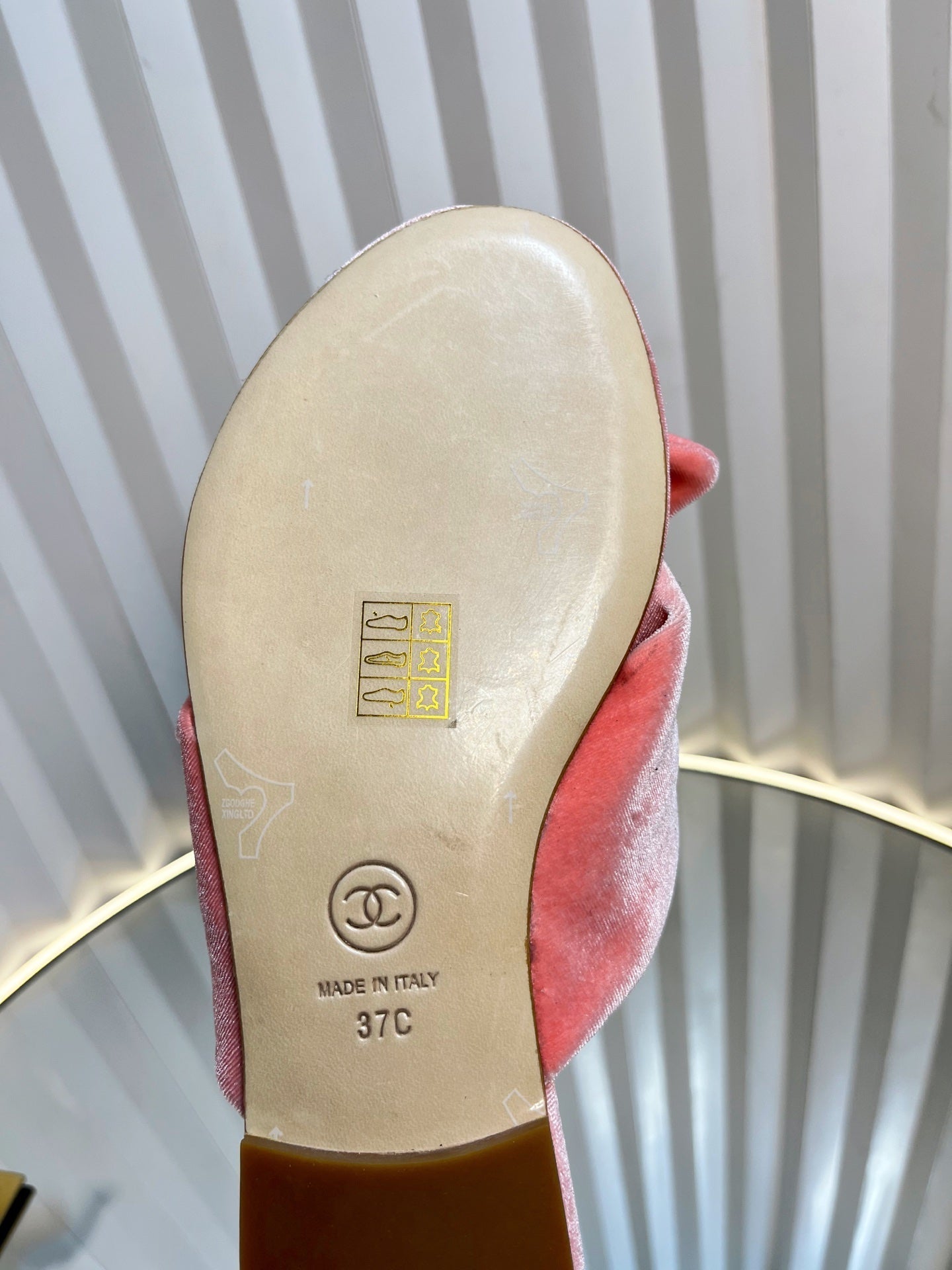 LACE SANDALS IN BRIGHT PINK VELVET - 35