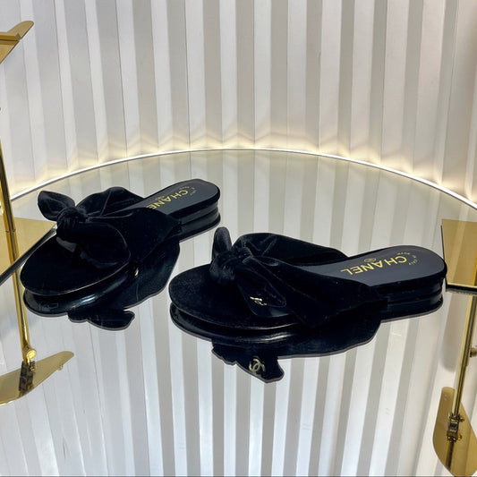 LACE SANDALS IN BLACK VELVET - 35