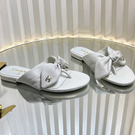 LACE SANDALS IN WHITE CALFSKIN - 35
