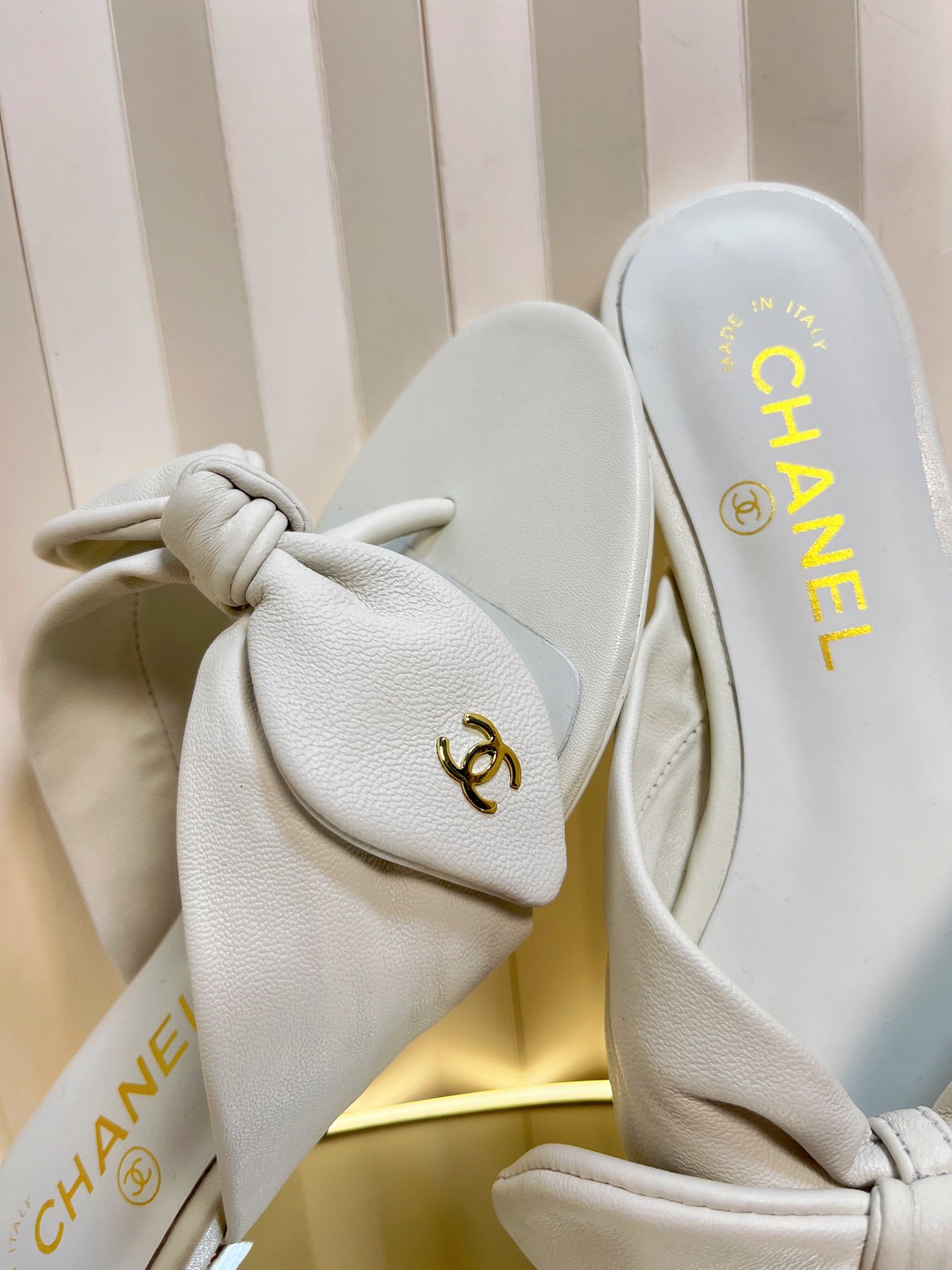 LACE SANDALS IN WHITE CALFSKIN - 35
