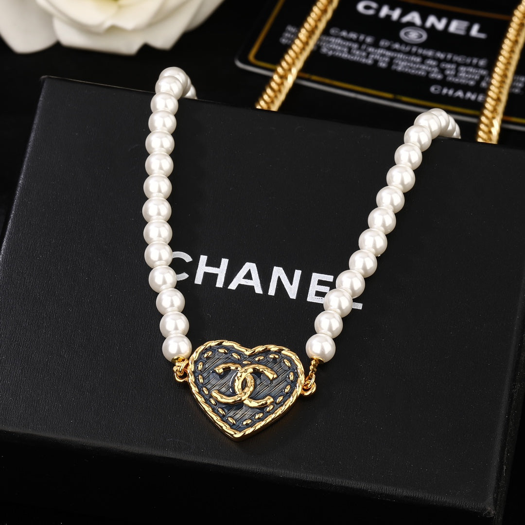 CHANEL 25S CHAIN BELT IN WHITE PEARL 614479 - 30