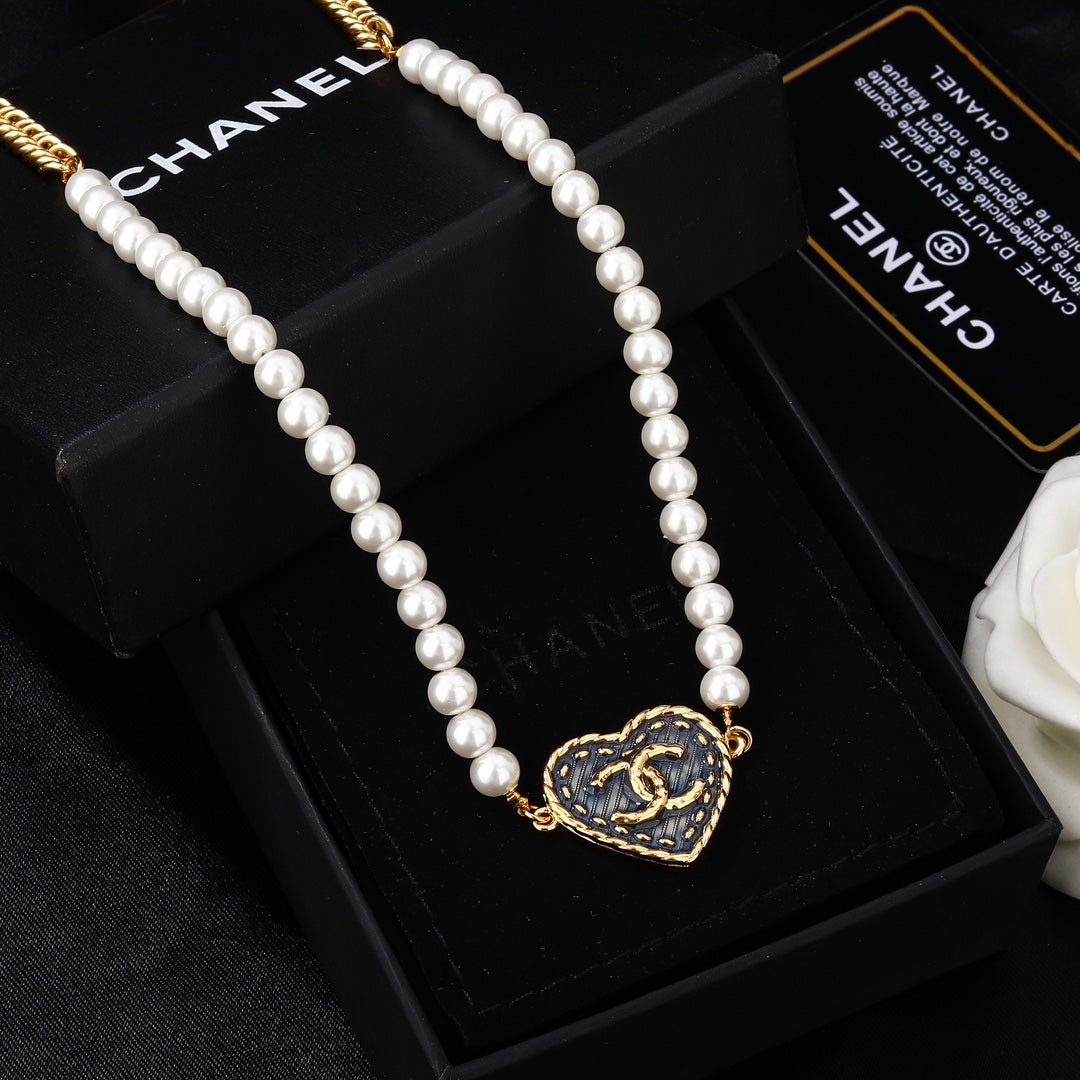 CHANEL 25S CHAIN BELT IN WHITE PEARL 614479 - 30