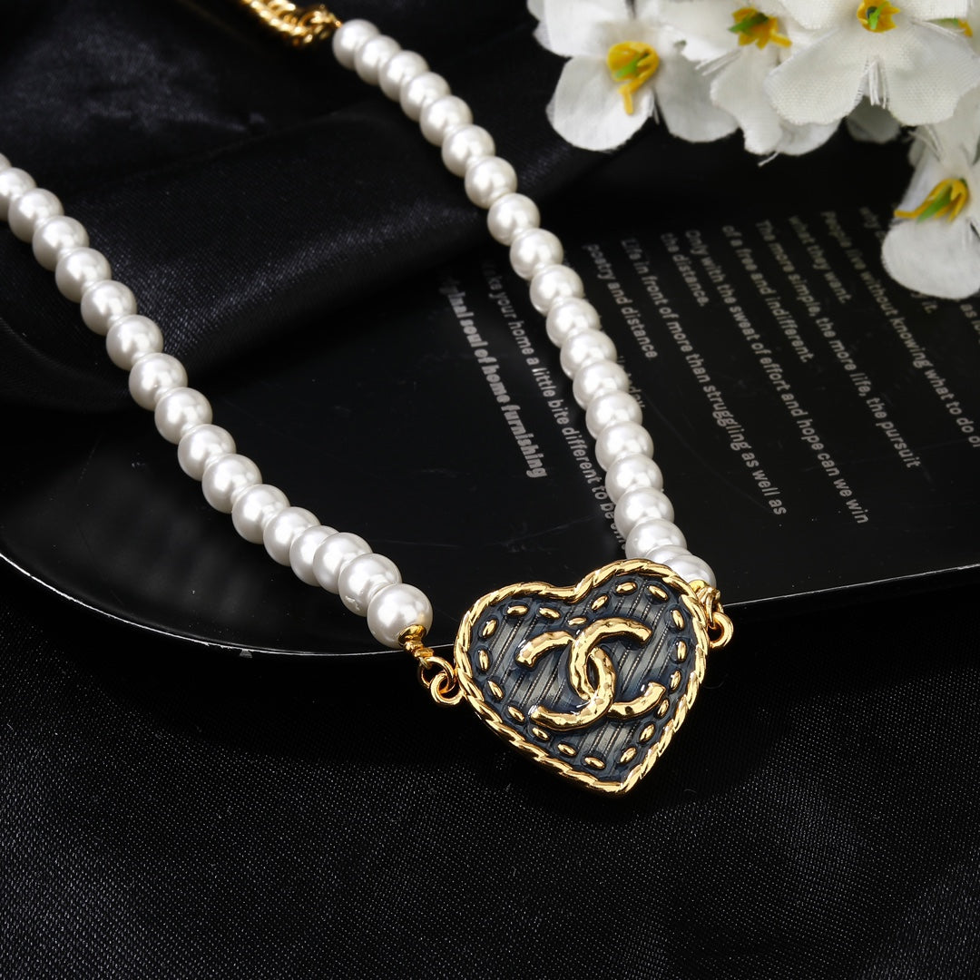 CHANEL 25S CHAIN BELT IN WHITE PEARL 614479 - 30