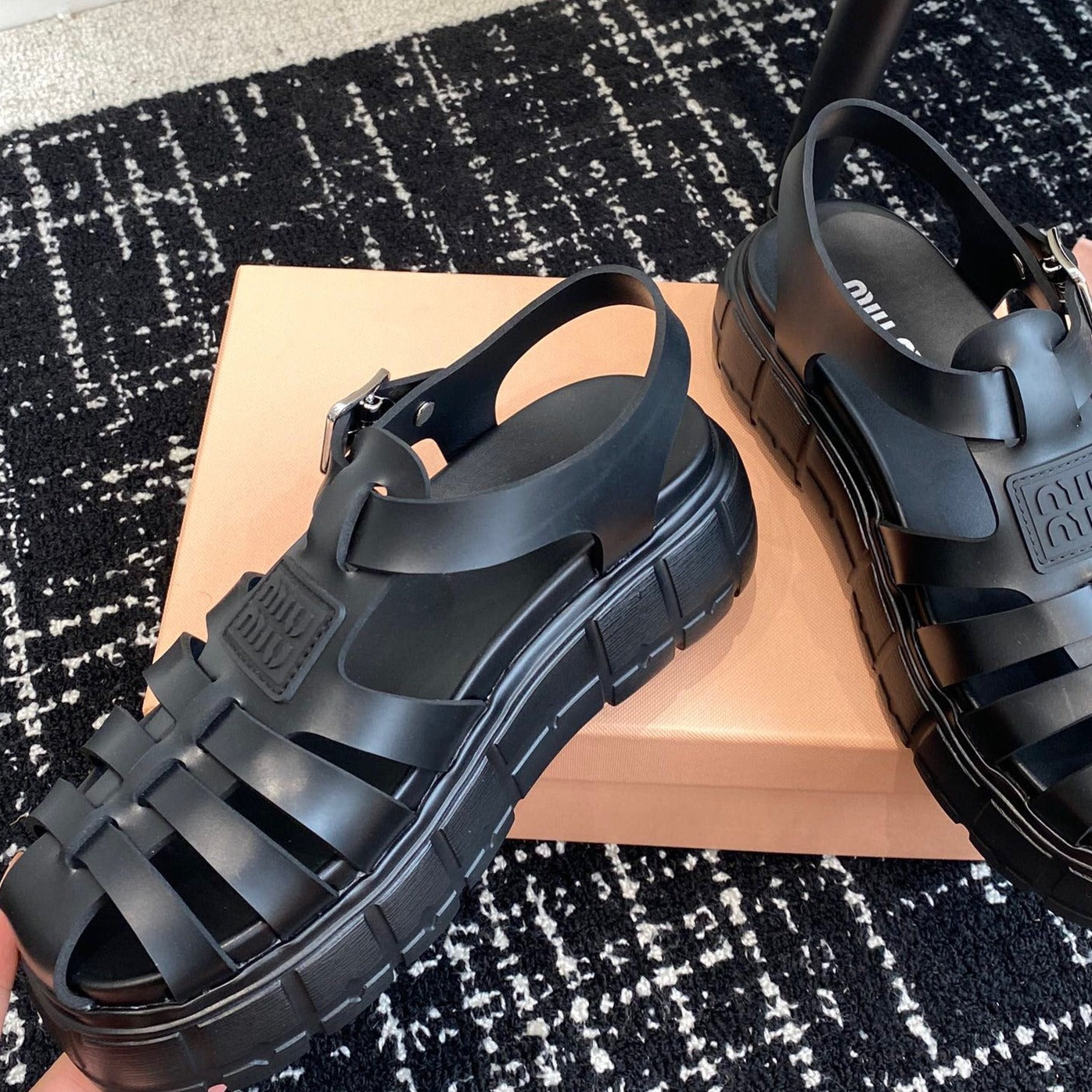 ROMAN THICK-SOLED SANDALS BLACK CALFSKIN - 35