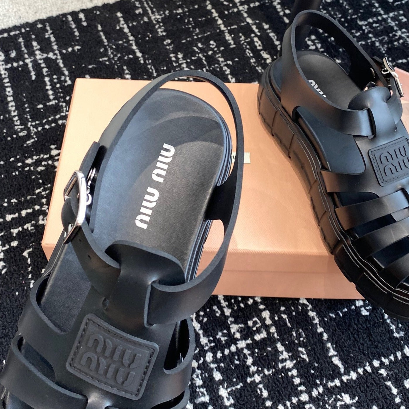 ROMAN THICK-SOLED SANDALS BLACK CALFSKIN - 35