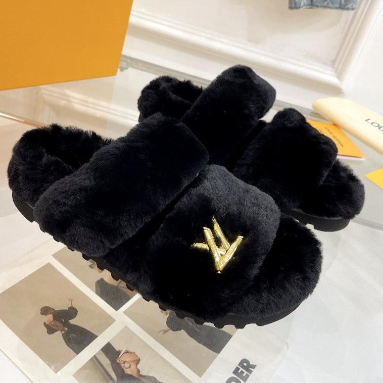 HALF MULE SLIPPERS IN BLACK FLEECE FEATURING METALLIC LOGO - 35