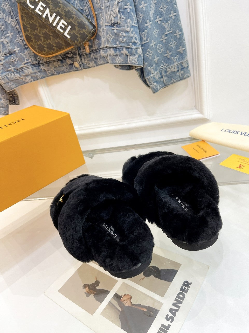 HALF MULE SLIPPERS IN BLACK FLEECE FEATURING METALLIC LOGO - 35