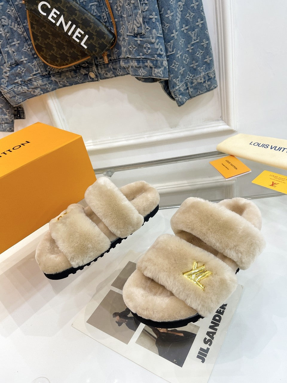 HALF MULE SLIPPERS IN CAMEL BEIGE FLEECE FEATURING METALLIC LOGO - 35