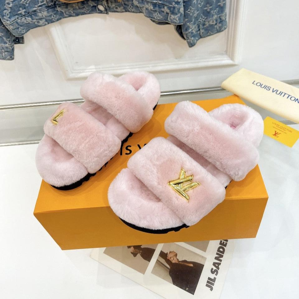 HALF MULE SLIPPERS IN LIGHT PINK FLEECE FEATURING METALLIC LOGO - 35