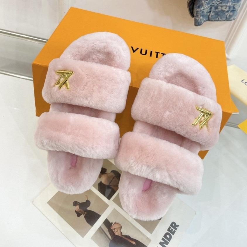 HALF MULE SLIPPERS IN LIGHT PINK FLEECE FEATURING METALLIC LOGO - 35