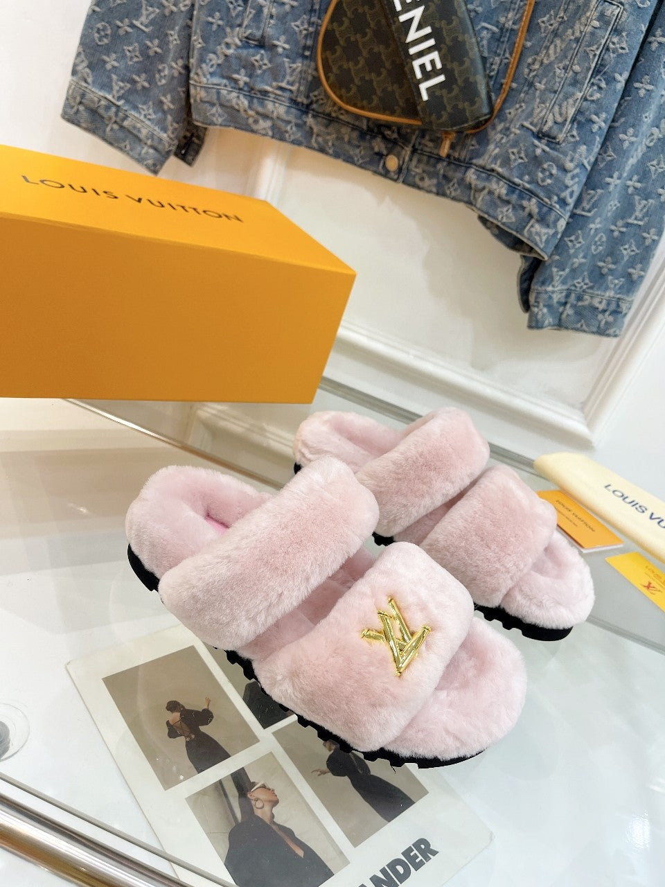HALF MULE SLIPPERS IN LIGHT PINK FLEECE FEATURING METALLIC LOGO - 35