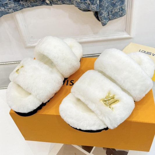 HALF MULE SLIPPERS IN WHITE FLEECE FEATURING METALLIC LOGO - 35