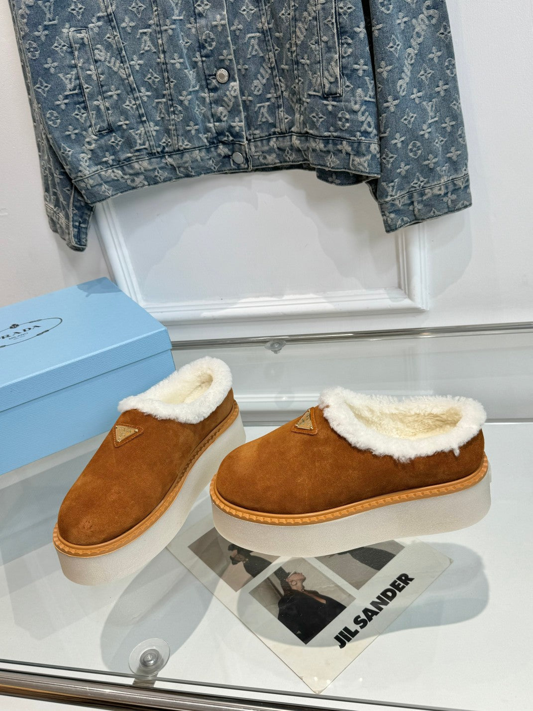 TRIANGLE LOGO MULES IN BRONZE BROWN SUEDE AND SHEARLING LINING - 35