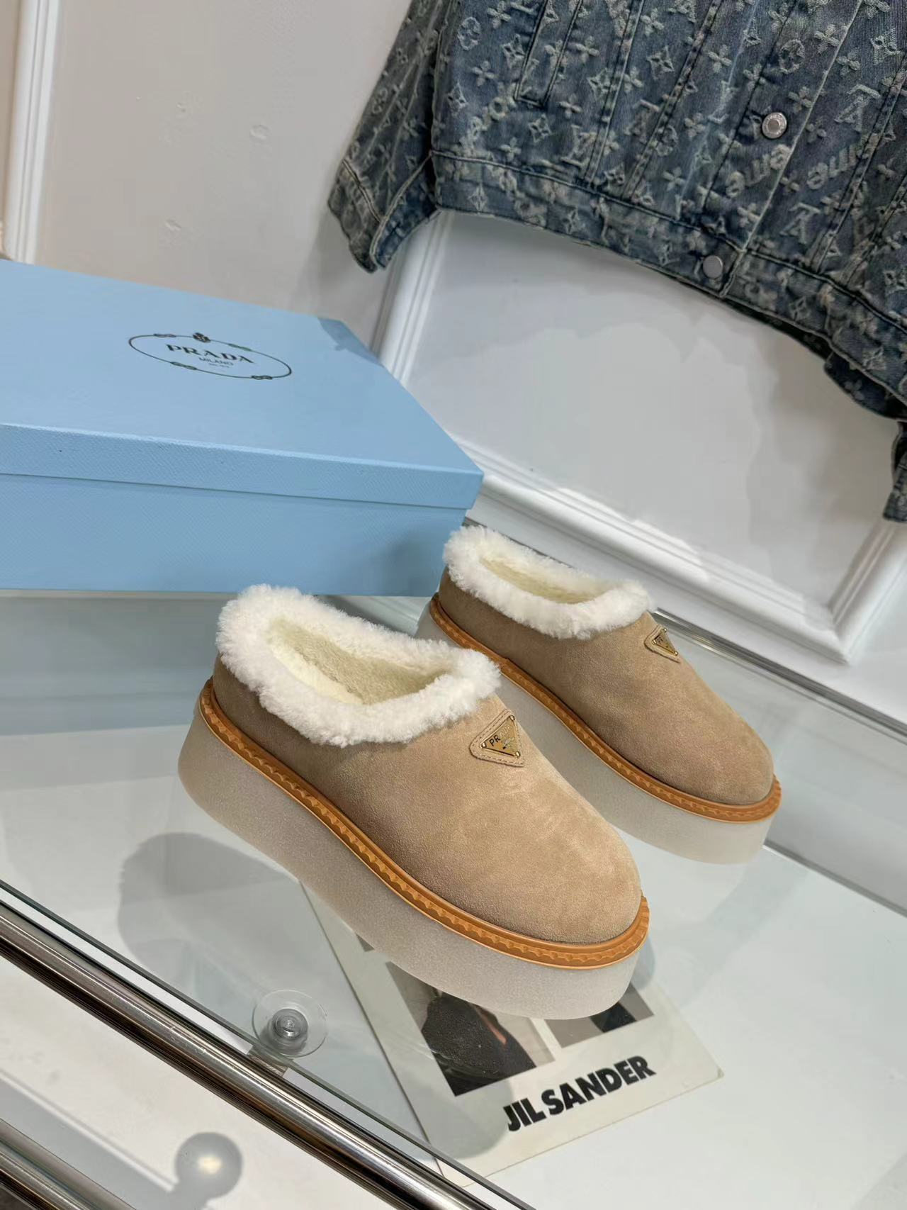 TRIANGLE LOGO MULES IN BEIGE SUEDE AND SHEARLING LINING - 35