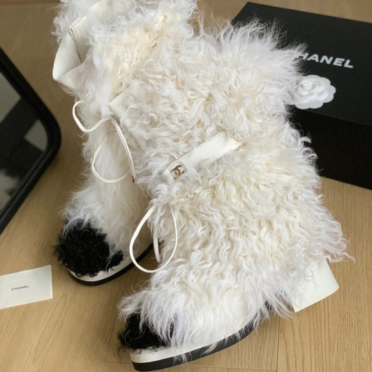 CC ANKLE HIGH BOOTS IN WHITE MIX BLACK WOOL FUR - 35