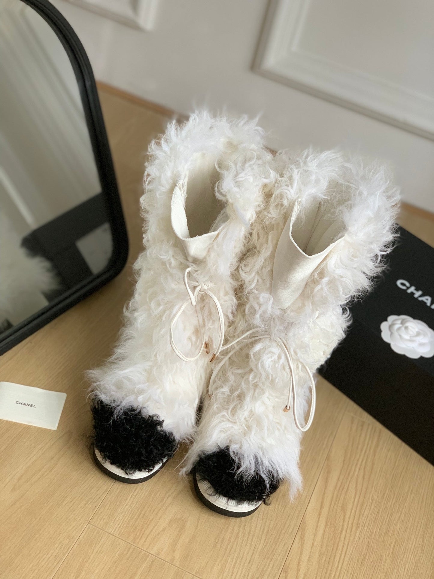 CC ANKLE HIGH BOOTS IN WHITE MIX BLACK WOOL FUR - 35