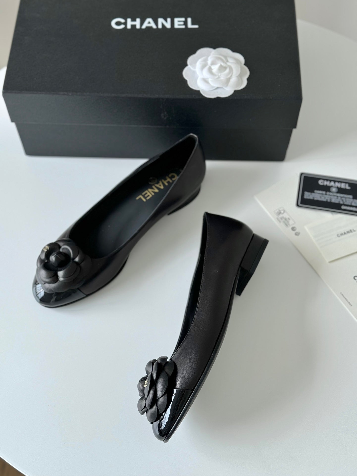 BALLET FLAT BLACK LAMBSKIN WITH FLOWER - 35