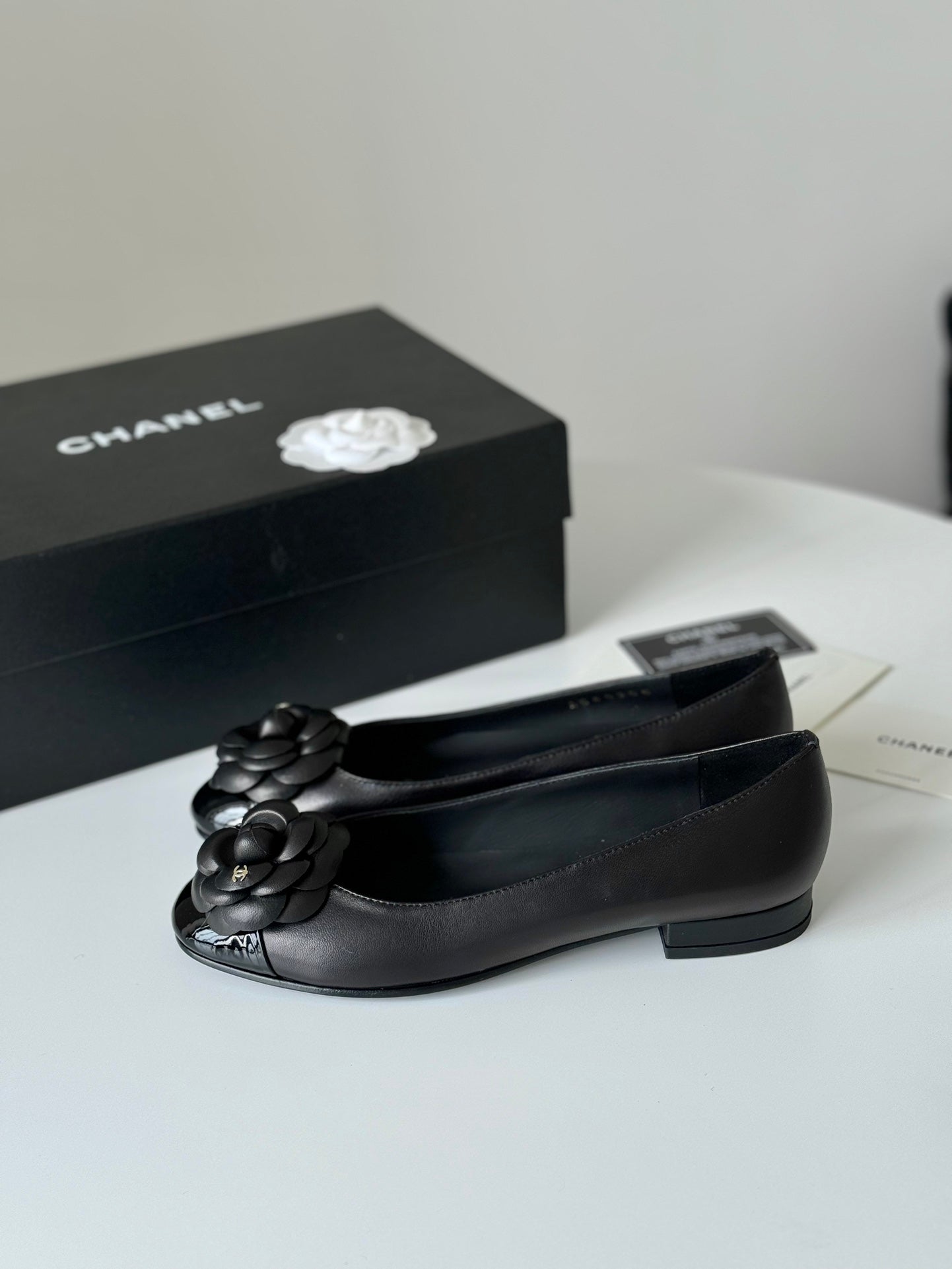 BALLET FLAT BLACK LAMBSKIN WITH FLOWER - 35