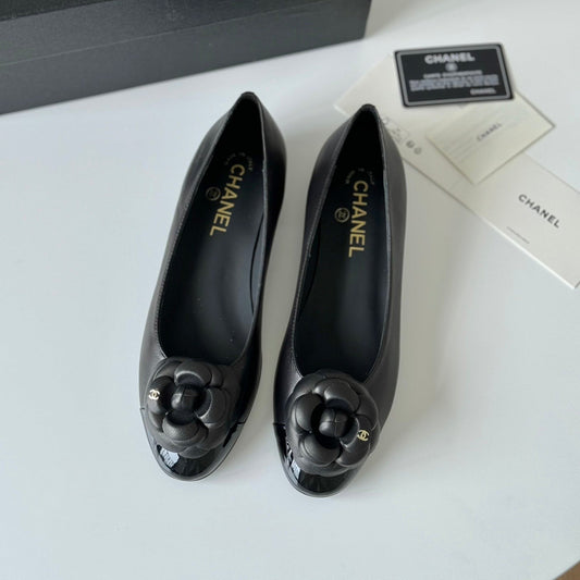 BALLET FLAT BLACK LAMBSKIN WITH FLOWER - 35