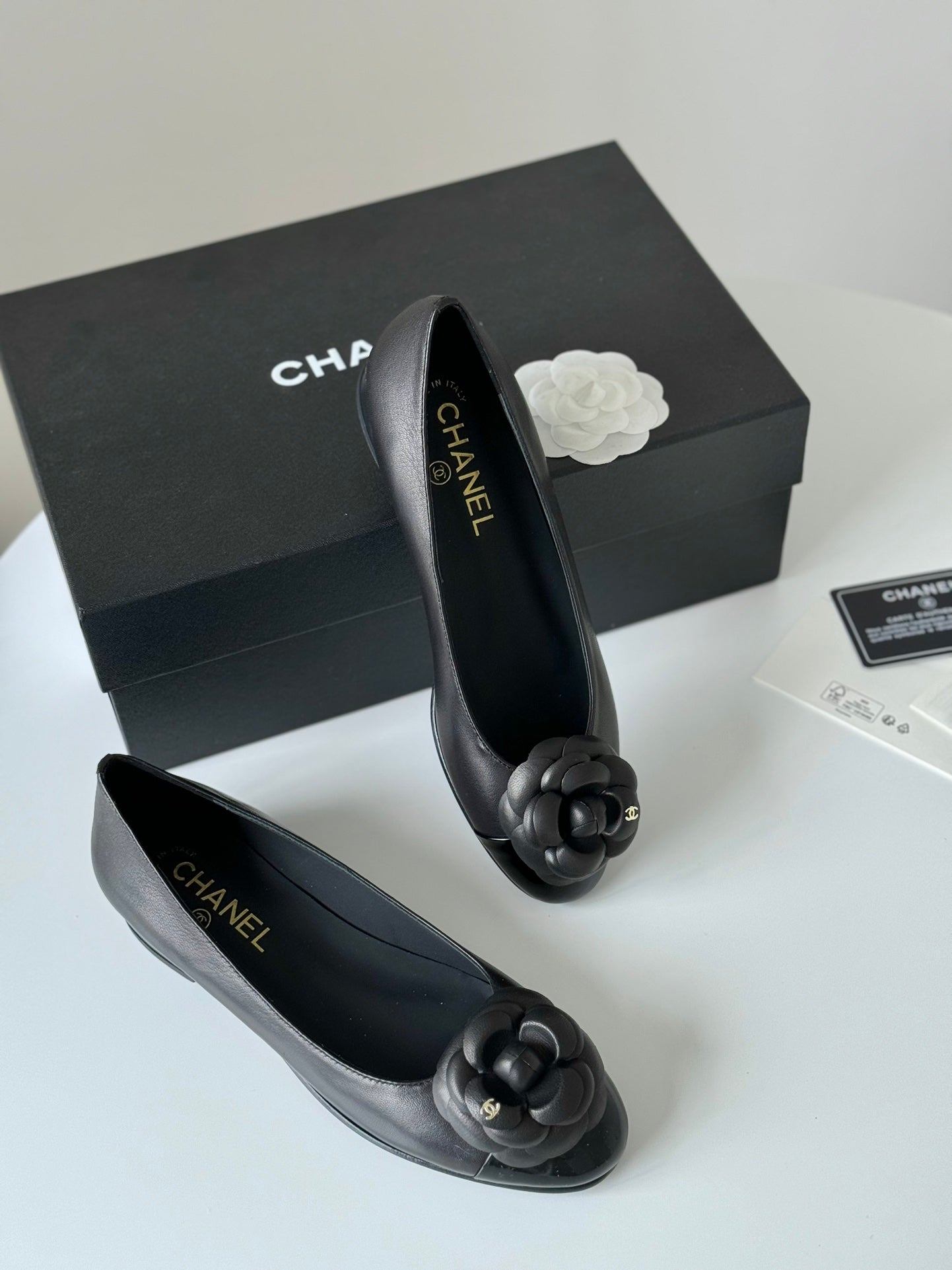 BALLET FLAT BLACK LAMBSKIN WITH FLOWER - 35