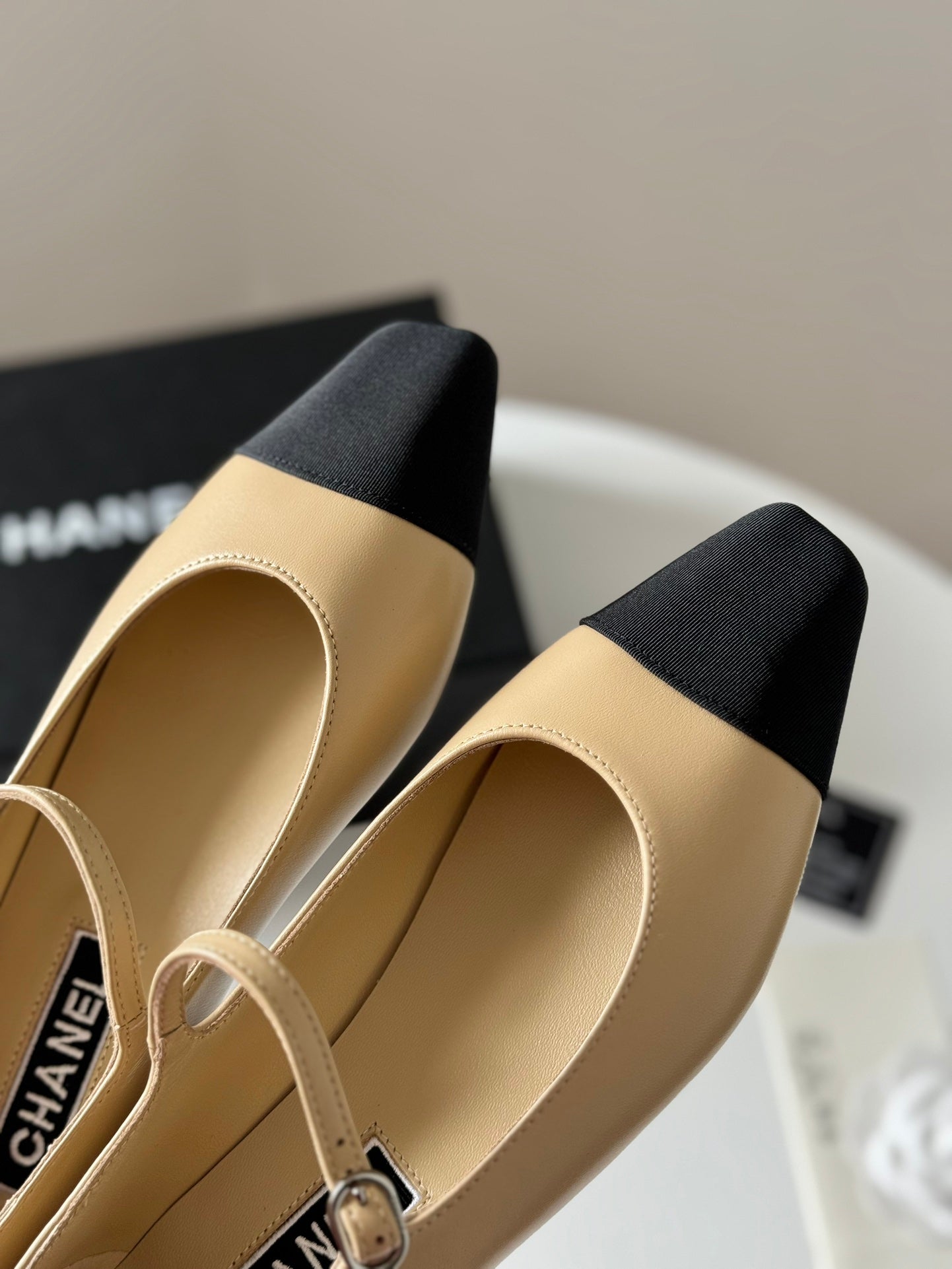 MARY JANE BEIGE CREAM MIX BLACK CALFSKIN - 35