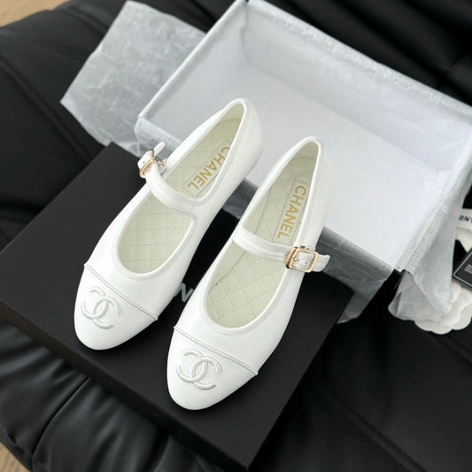 MARY JANE SHOES IN WHITE LAMBSKIN - 35