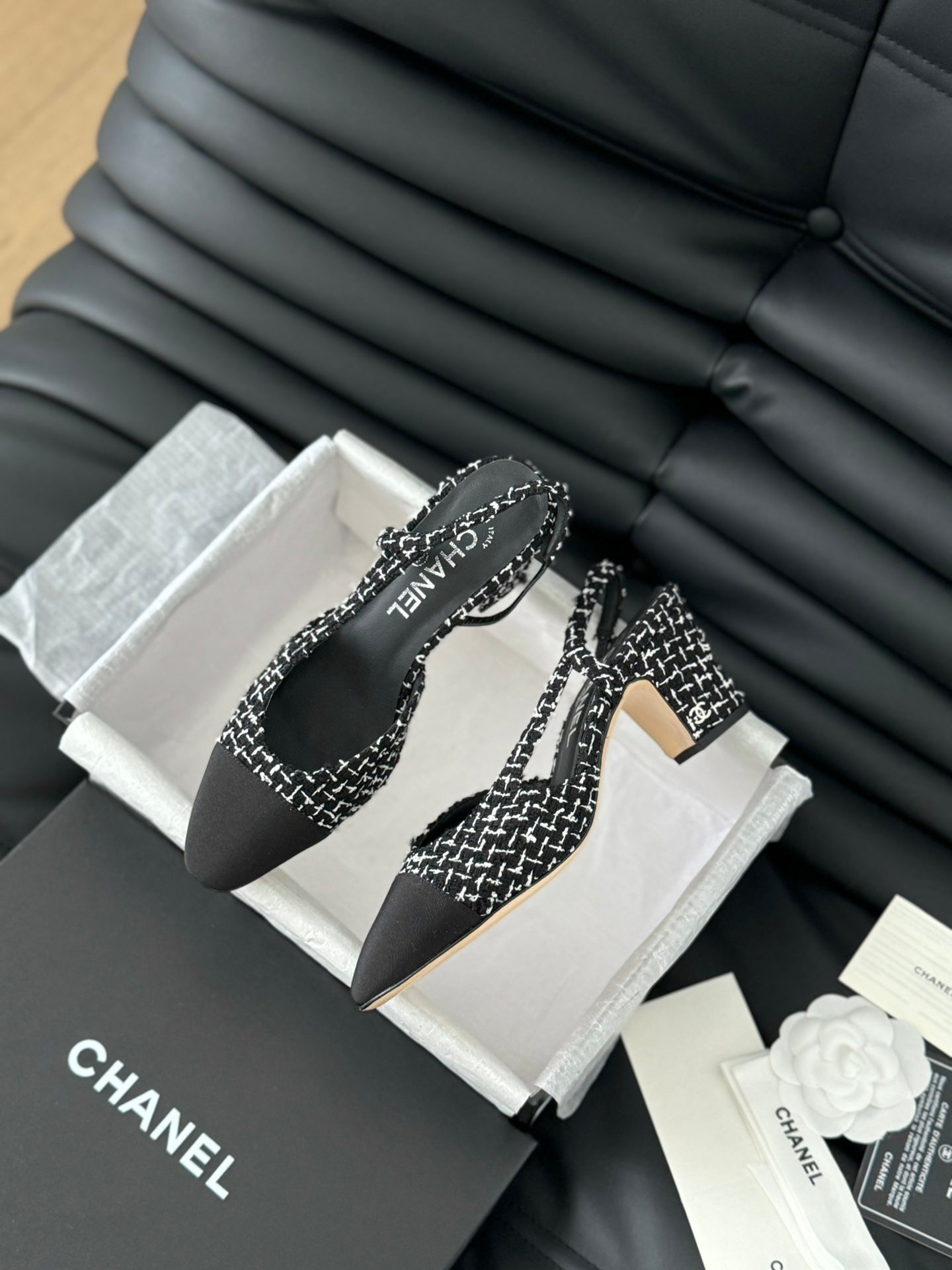 HIGH SLINGBACK IN BLACK MIX WHITE TWEED AND LAMBSKIN - 35