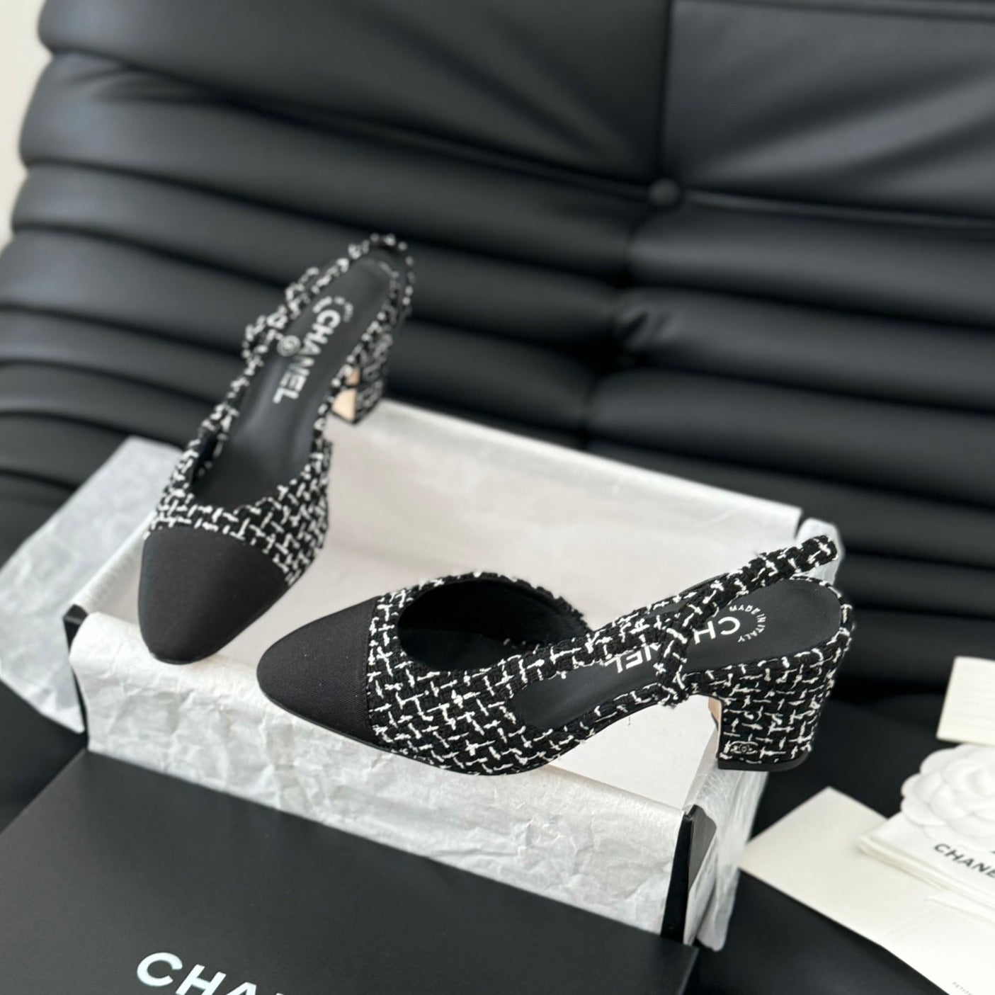HIGH SLINGBACK IN BLACK MIX WHITE TWEED AND LAMBSKIN - 35