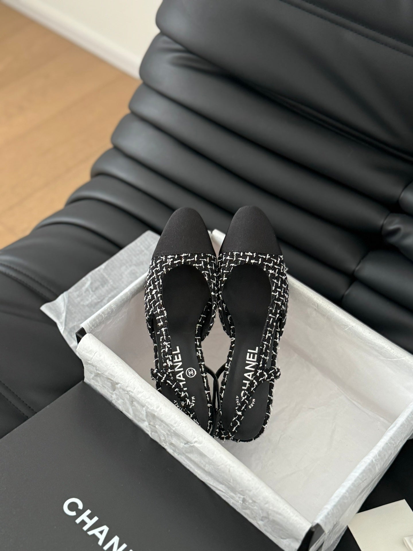 HIGH SLINGBACK IN BLACK MIX WHITE TWEED AND LAMBSKIN - 35