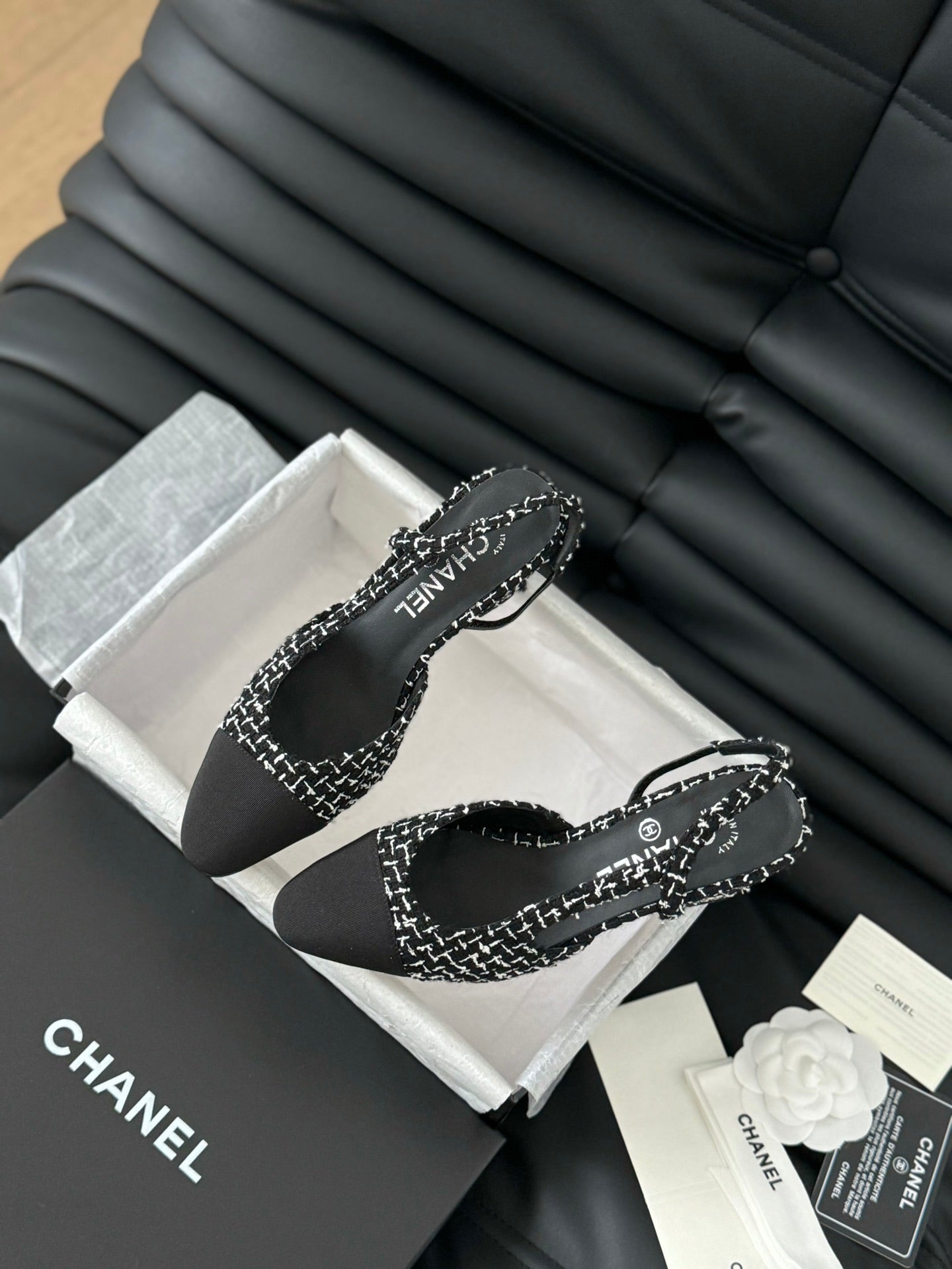 HIGH SLINGBACK IN BLACK MIX WHITE TWEED AND LAMBSKIN - 35