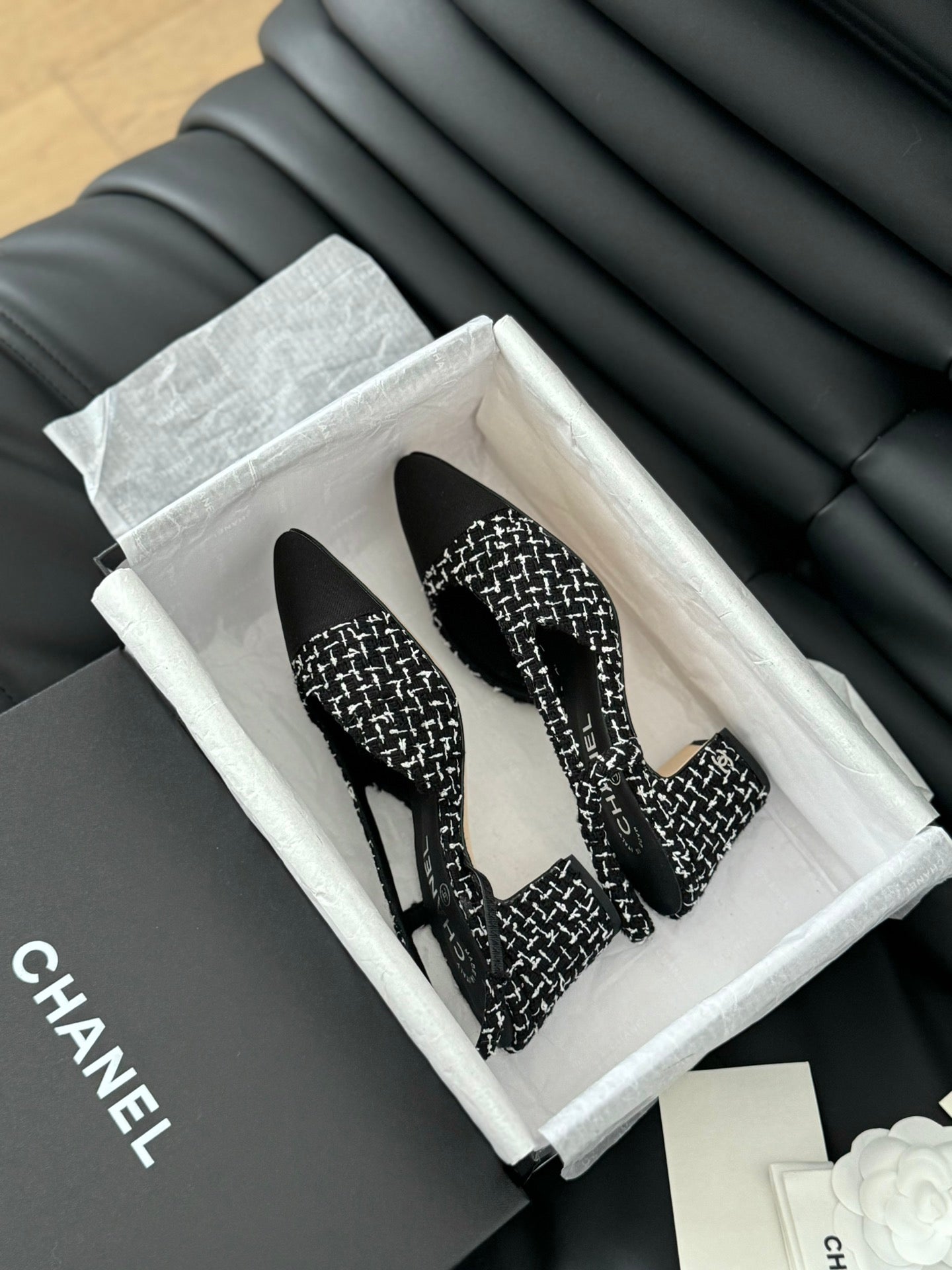 HIGH SLINGBACK IN BLACK MIX WHITE TWEED AND LAMBSKIN - 35